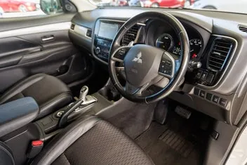 Mitsubishi Outlander 2013 photo 4