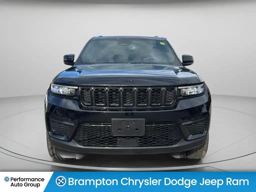 Jeep Grand Cherokee 2023 photo 2