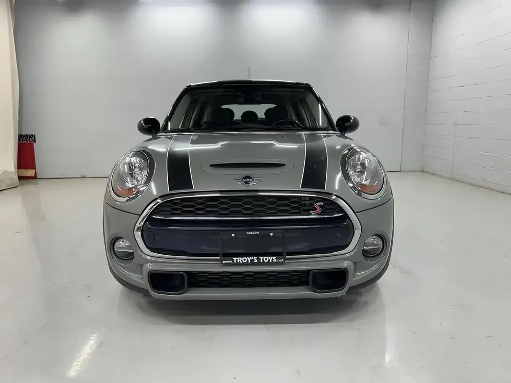Mini Cooper S 2018 photo 2