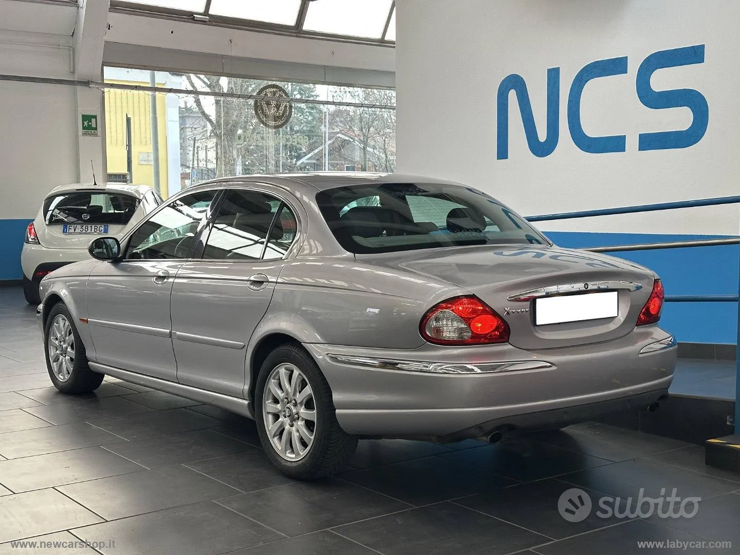 Jaguar X-Type 2001 photo 2