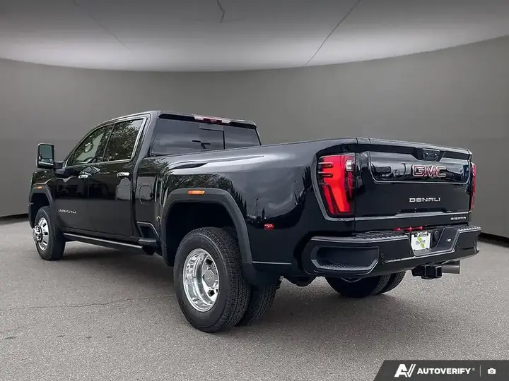 GMC Sierra 3500Hd 2026 photo 3