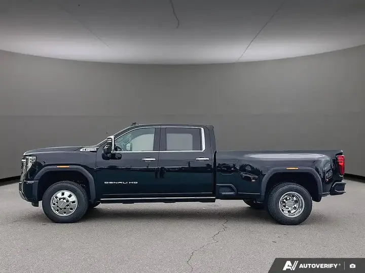 GMC Sierra 3500Hd 2026 photo 2