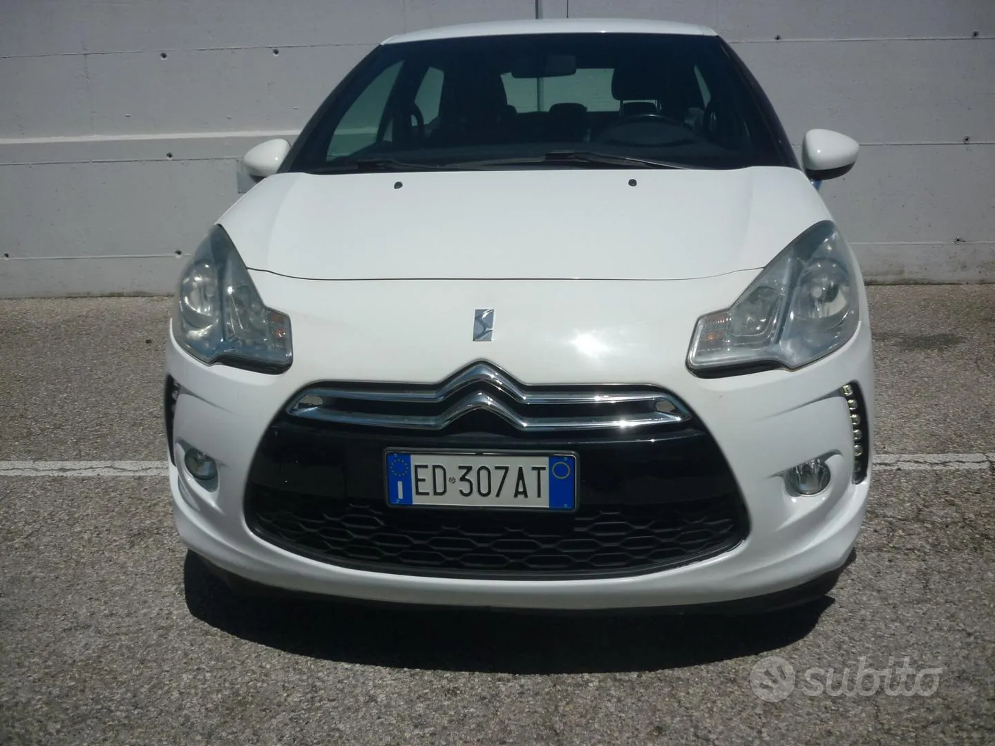 DS Automobiles 3 2010 photo 2