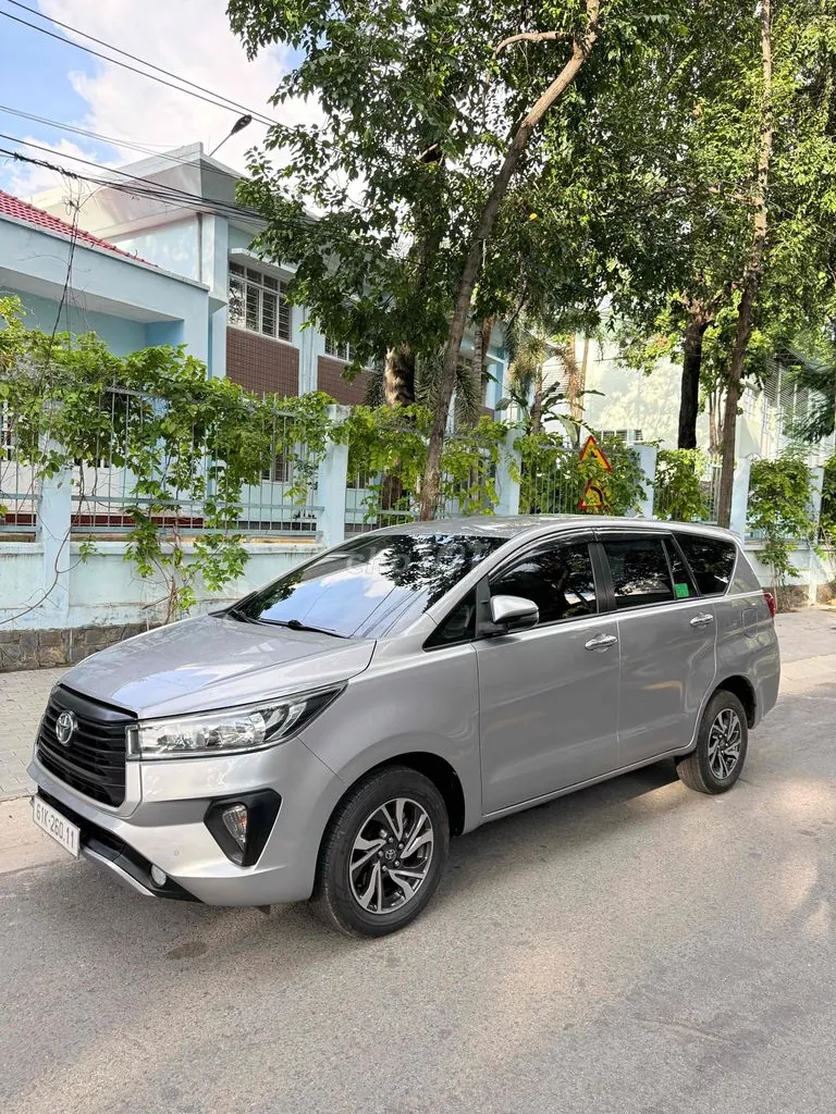 Toyota Innova 2021 photo 2
