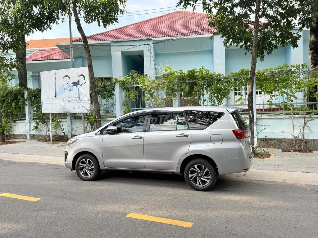Toyota Innova 2021 photo 4