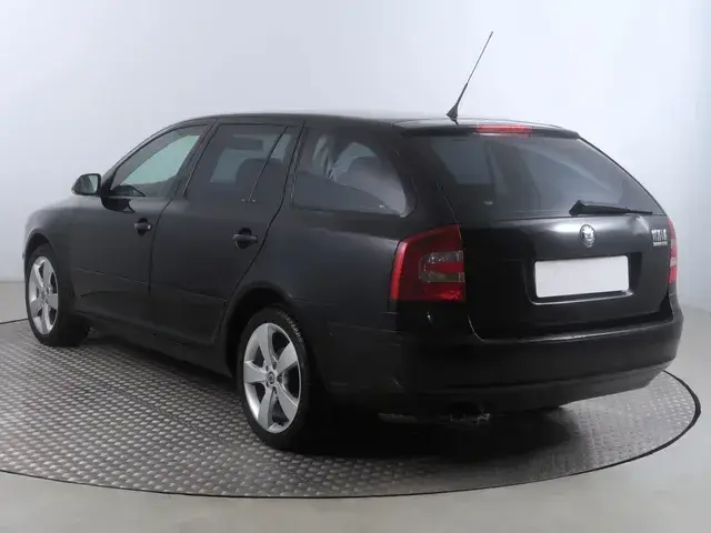 Skoda Octavia Combi 2008 photo 3