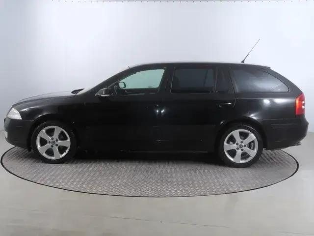 Skoda Octavia Combi 2008 photo 2
