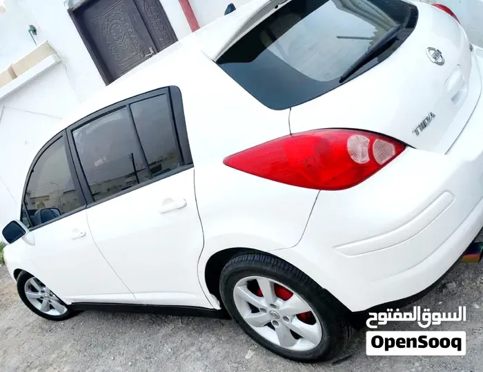 Nissan Tiida 2013 photo 5