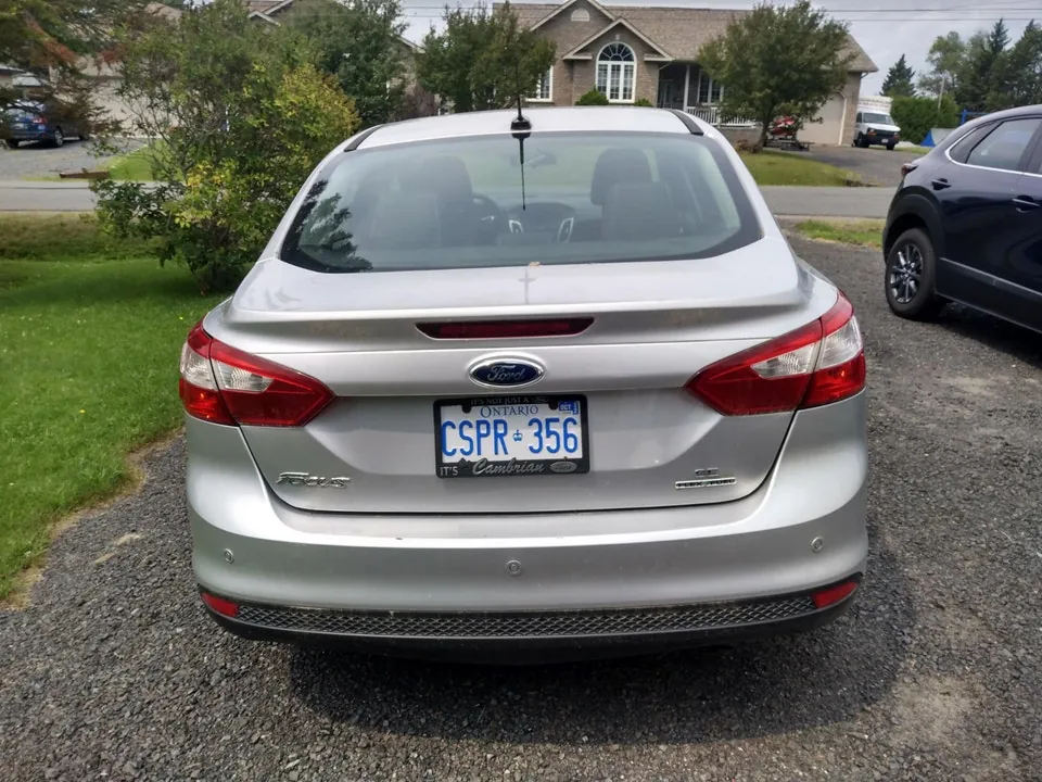Ford Focus 2013 photo 2