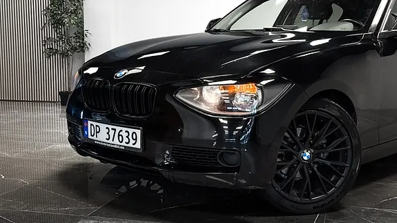 BMW 116D 2011 photo 2