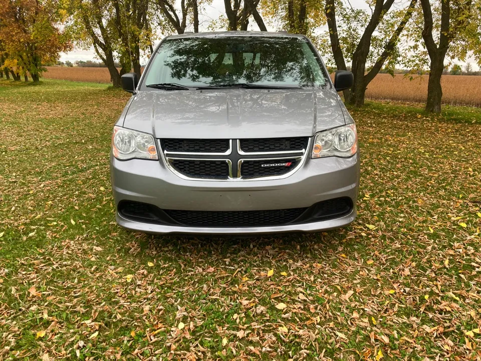 Dodge Grand Caravan 2015 photo 3