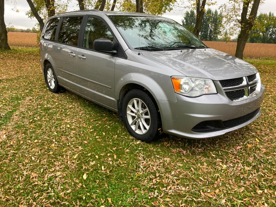 Dodge Grand Caravan 2015 photo 2
