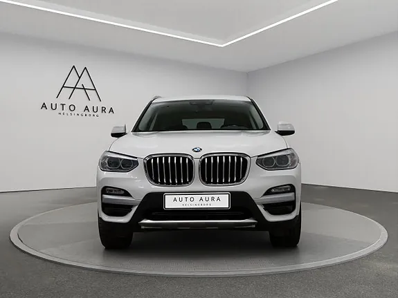BMW X3 2019 photo 2