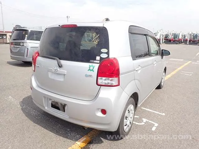 Toyota Porte 2013 photo 4