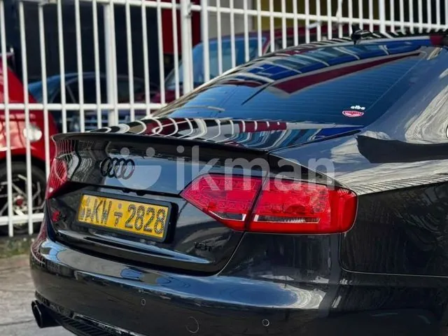 Audi A4 2011 photo 3
