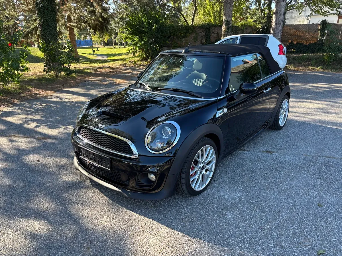 Mini Cabrio 2012 photo 2