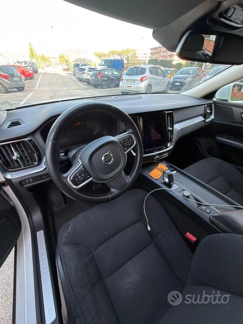 Volvo V60 2021 photo 5
