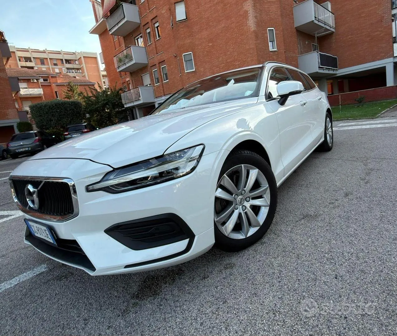 Volvo V60 2021 photo 3