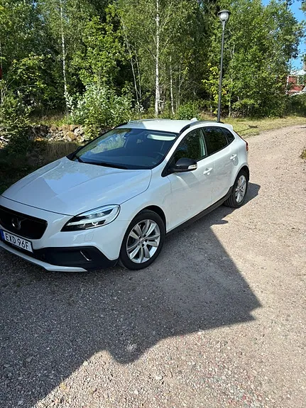 Volvo V40 Cross Country 2019 photo 2