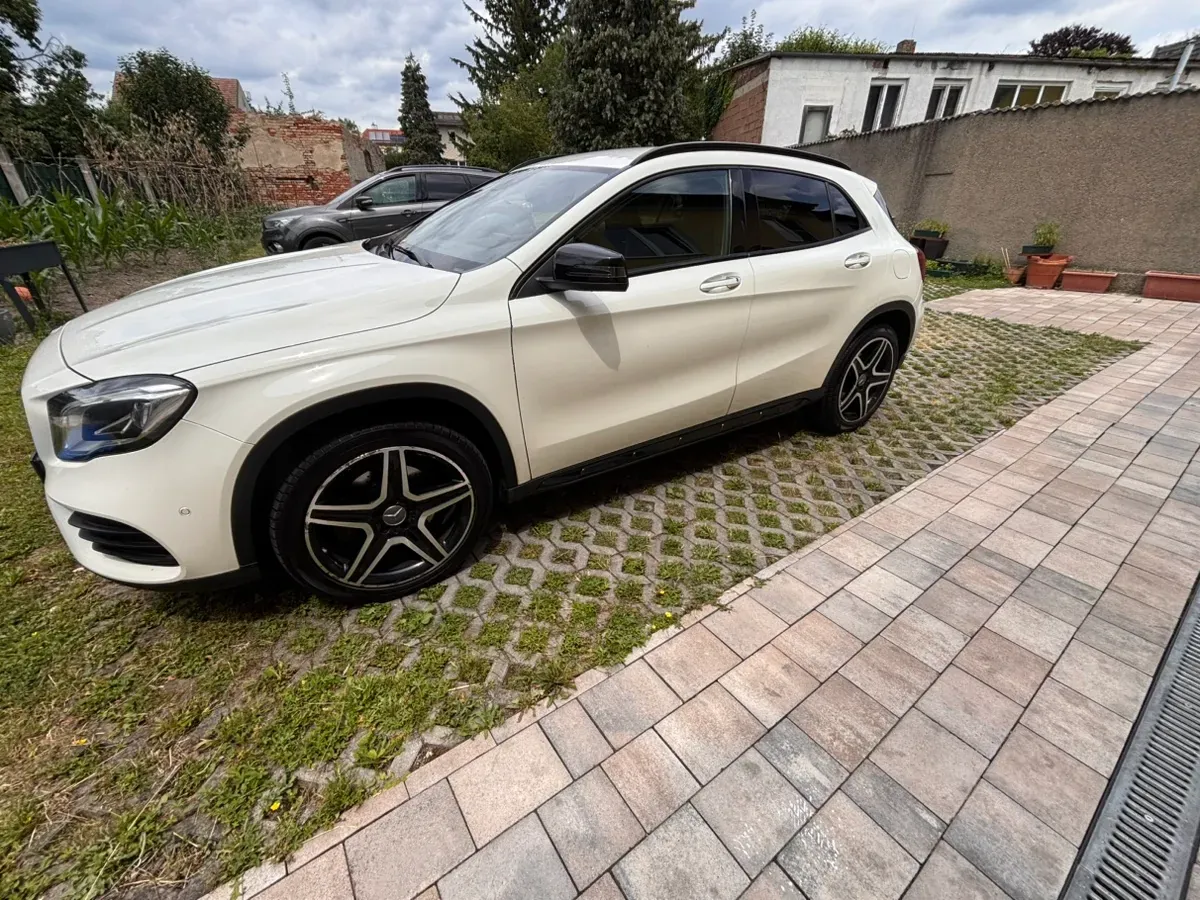 Mercedes-Benz Gla Class 2017 photo 2