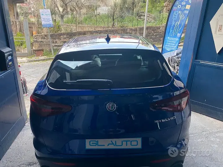 Alfa Romeo Stelvio photo 5