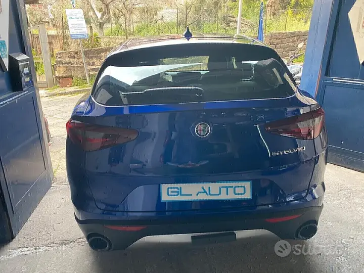 Alfa Romeo Stelvio photo 4