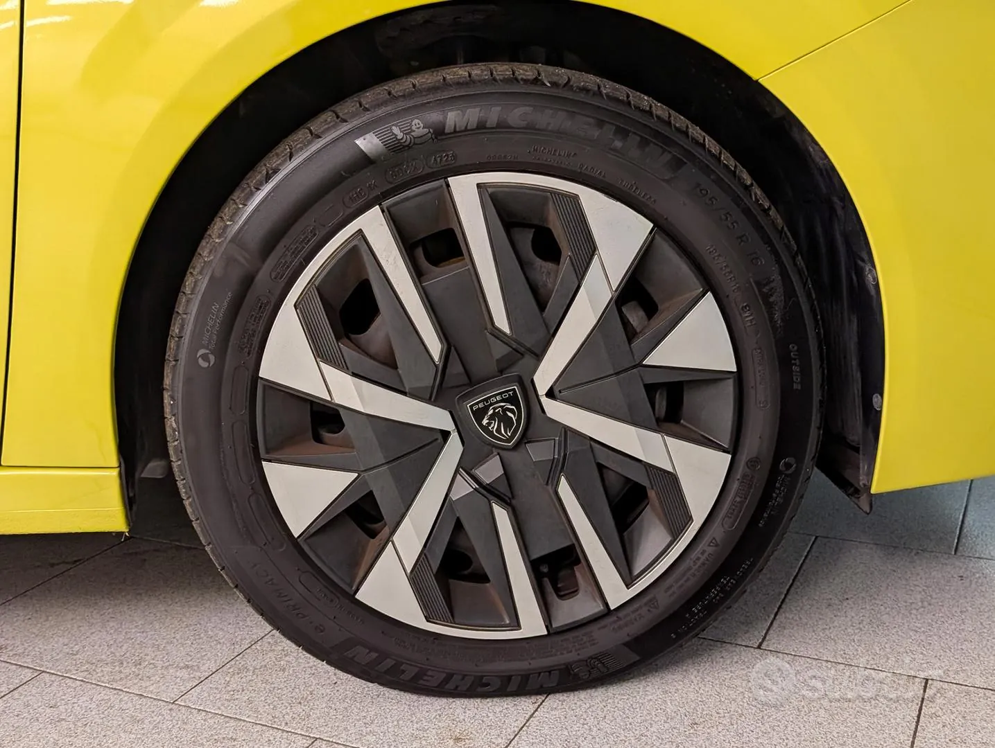 Peugeot 208 2024 photo 3