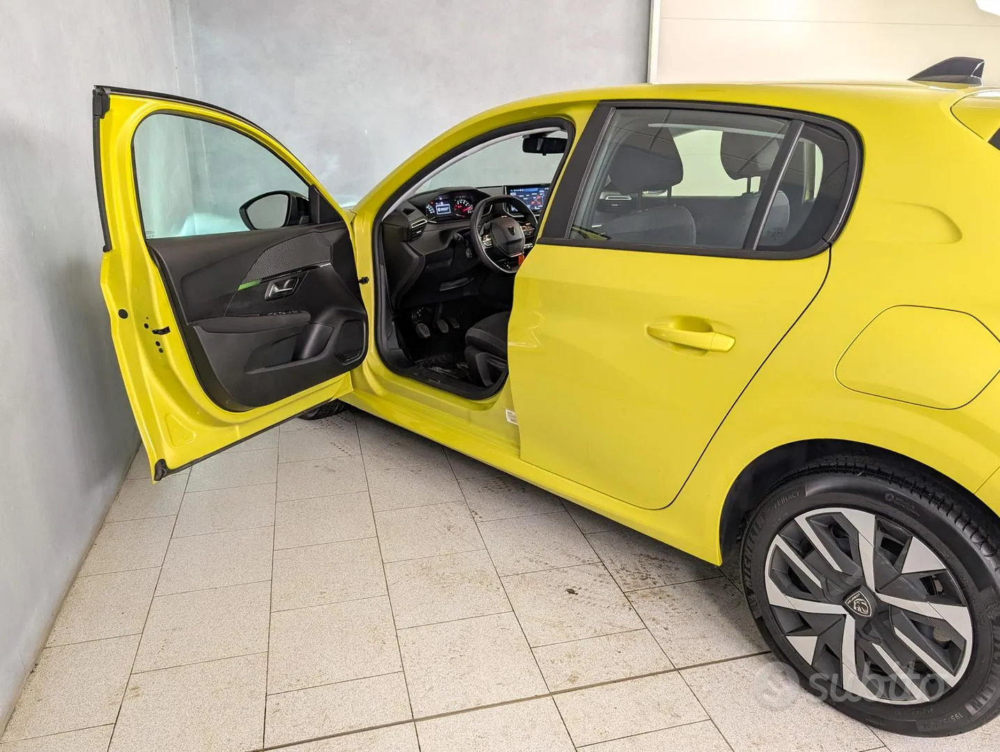 Peugeot 208 2024 photo 4