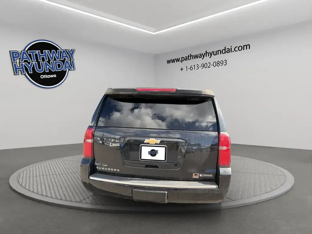 Chevrolet Suburban 2017 photo 3