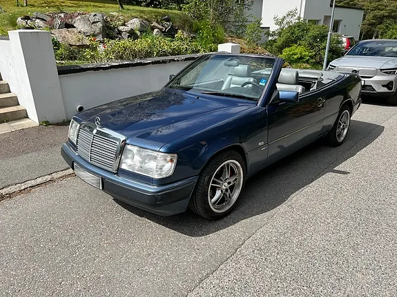 Mercedes-Benz 300 Ce-24 1993 photo 4