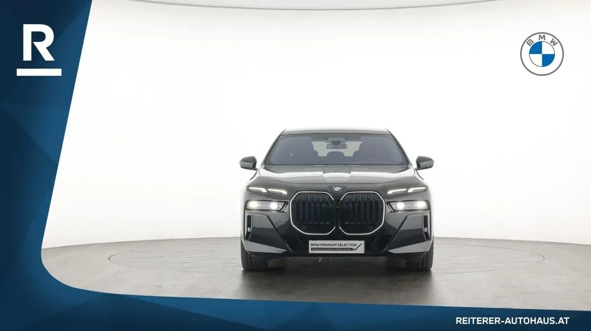 BMW 7 Series 2024 photo 2