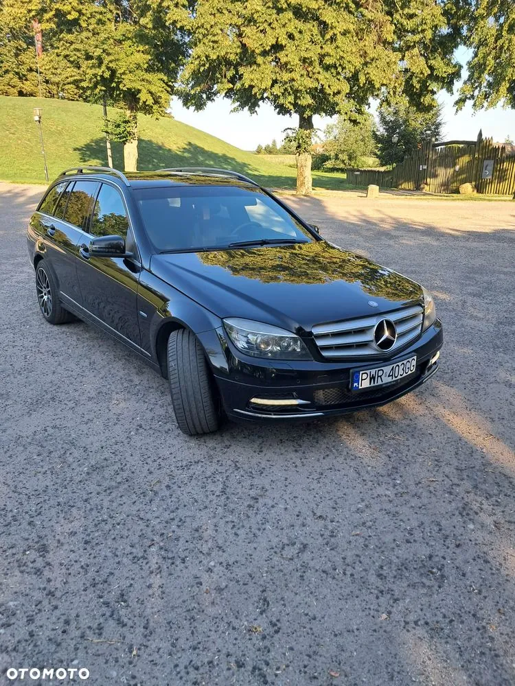 Mercedes-Benz C-Class 2010 photo 2
