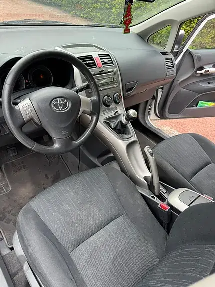 Toyota Auris 2009 photo 2
