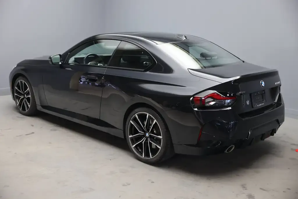 BMW 2 Series 2023 photo 3