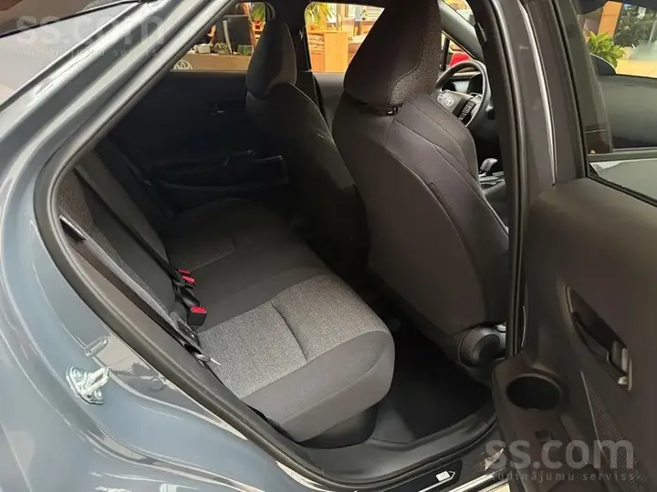 Toyota C-Hr 2026 photo 5