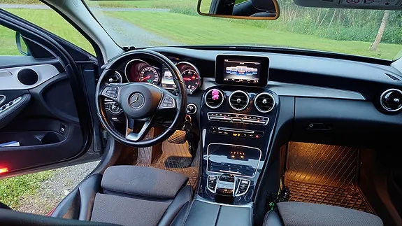 Mercedes-Benz C220 2017 photo 3