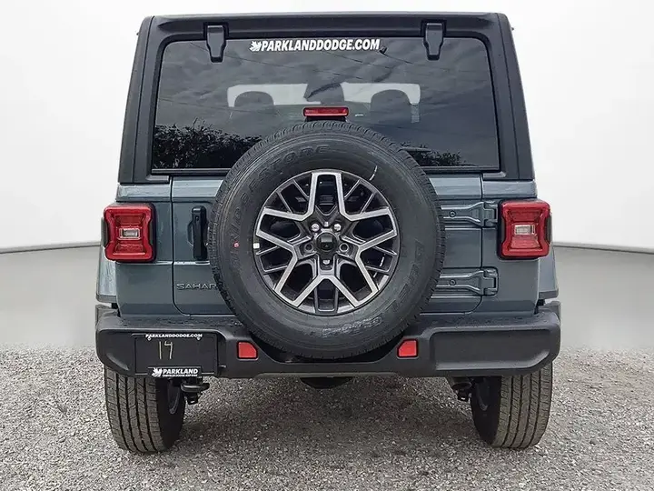 Jeep Wrangler 2026 photo 4