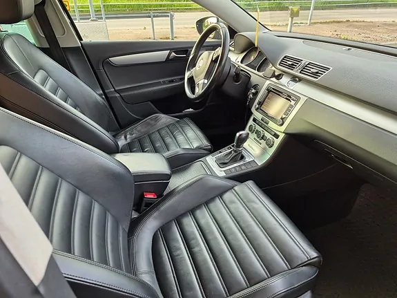 Volkswagen Passat Alltrack 2013 photo 2