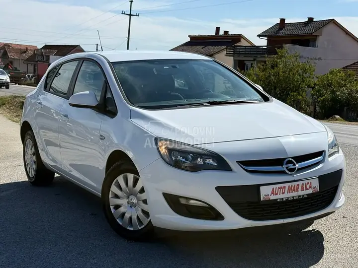 Opel Astra J 2014 photo 3
