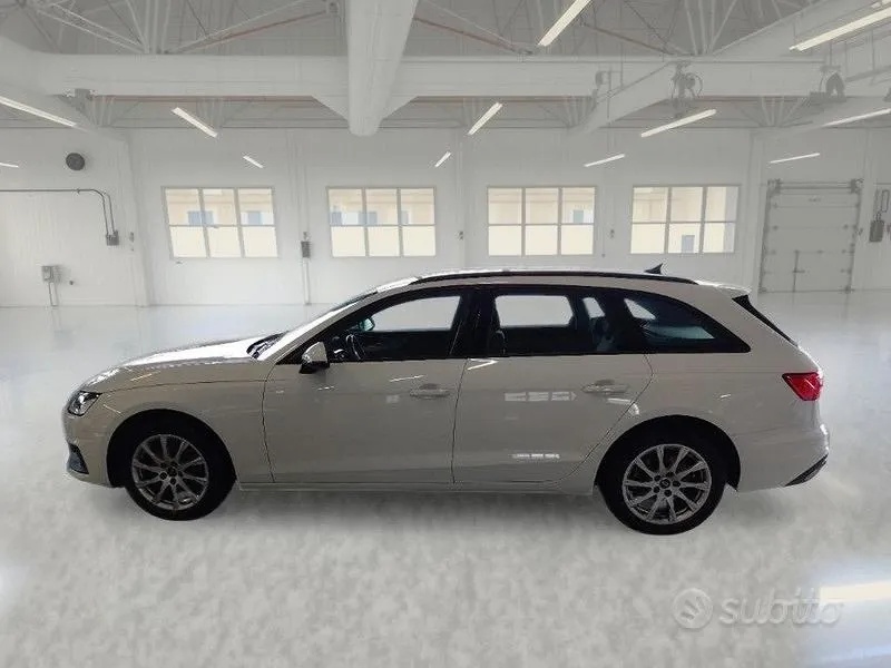 Audi A4 Avant 2022 photo 5