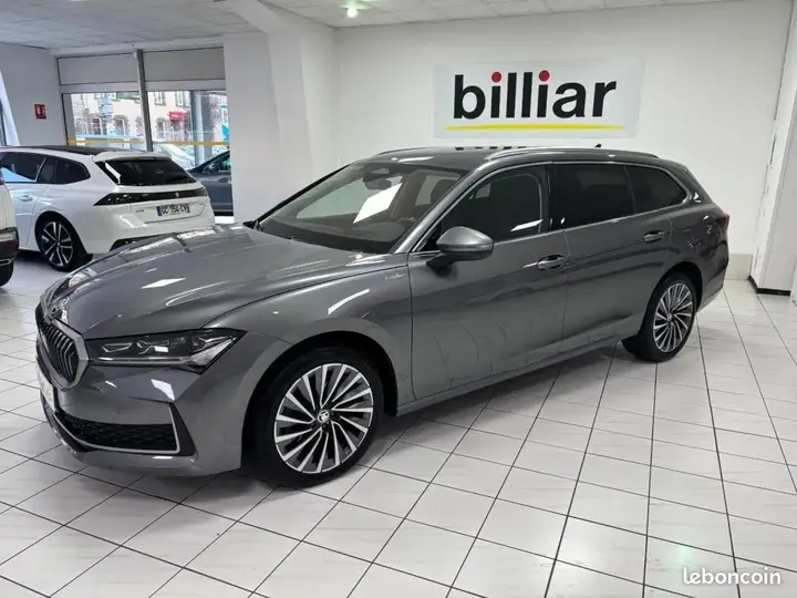Skoda Superb 2024 photo 2