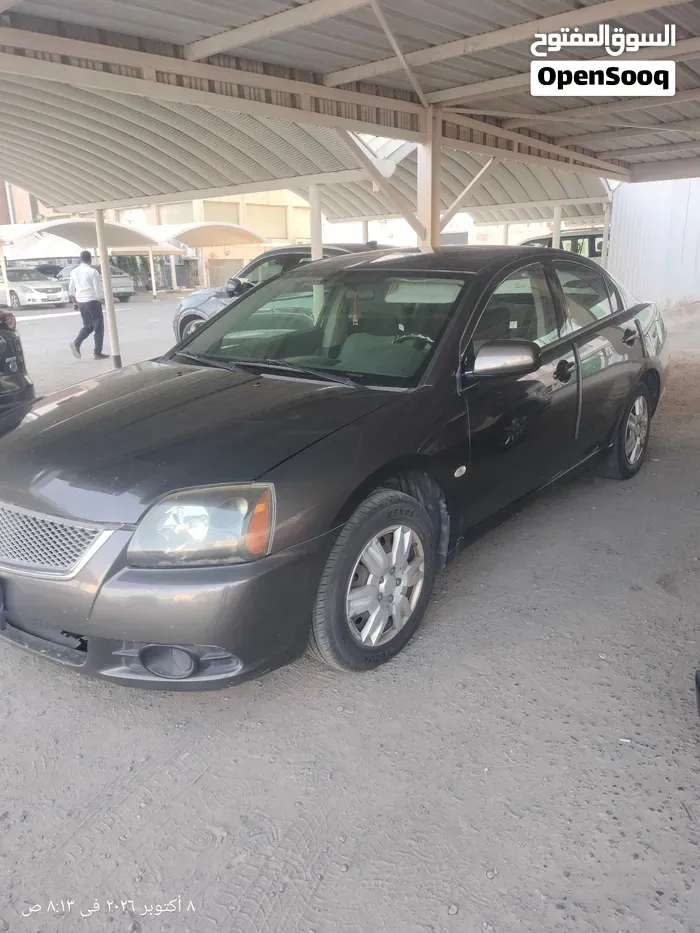 Mitsubishi Galant 2010 photo 2