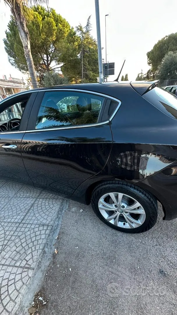 Alfa Romeo Giulietta 2013 photo 3