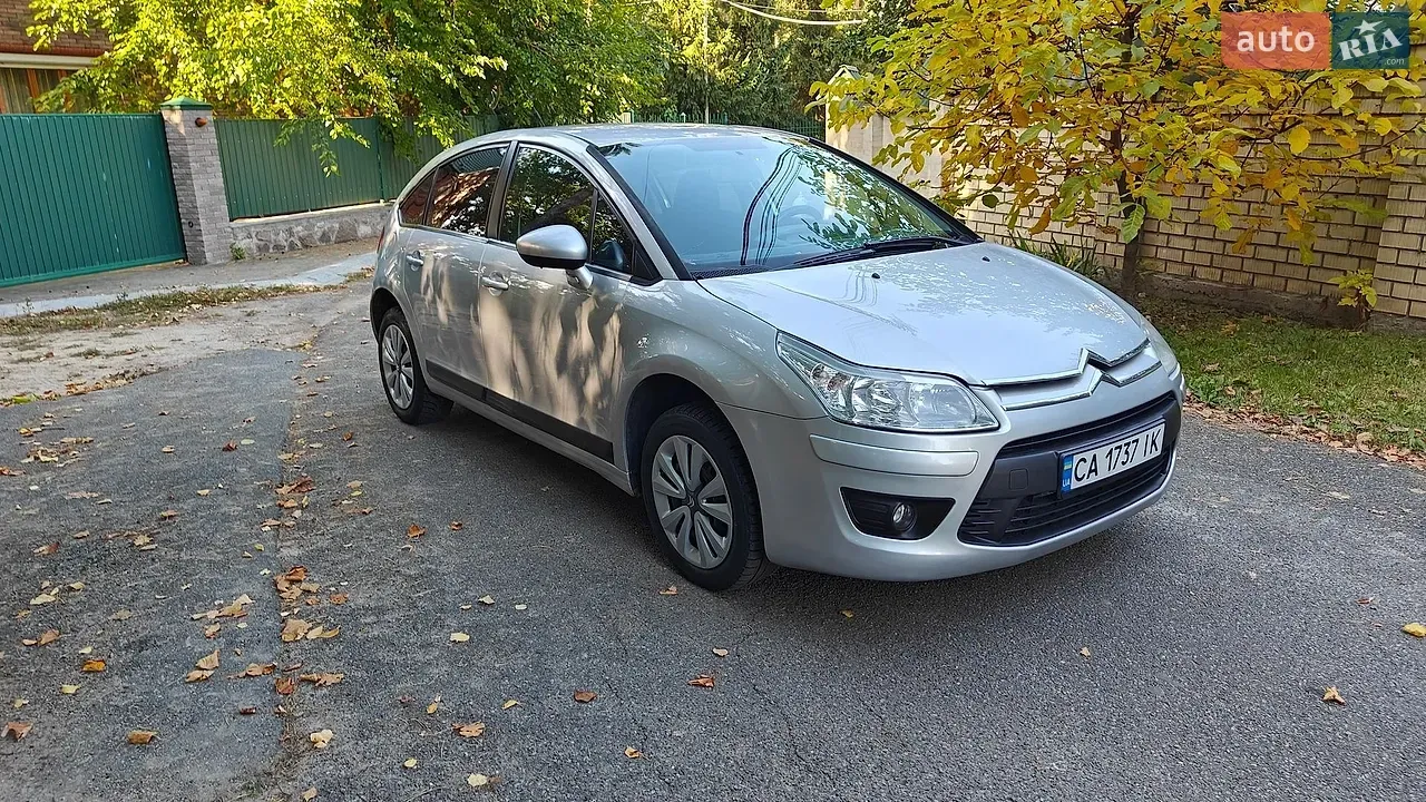 Citroen C4 2010 photo 3