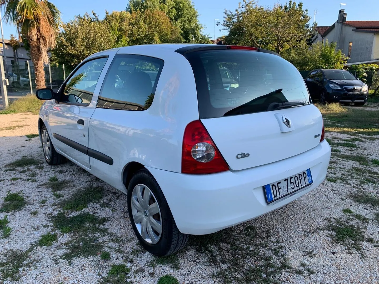 Renault Clio 2006 photo 2