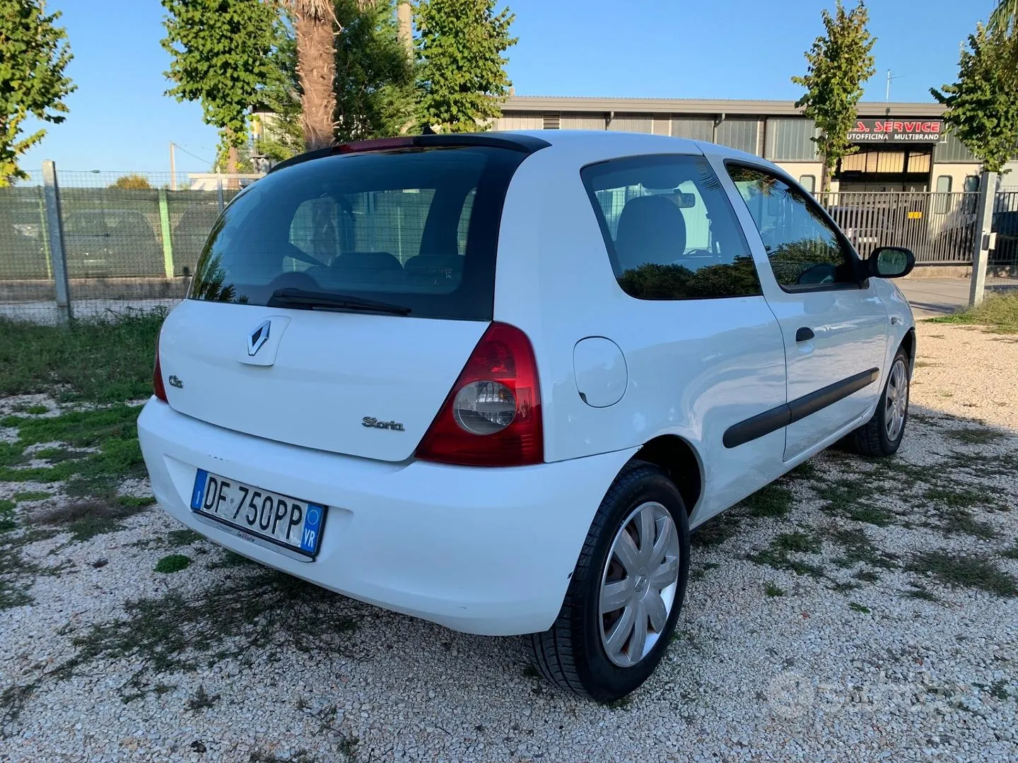Renault Clio 2006 photo 4