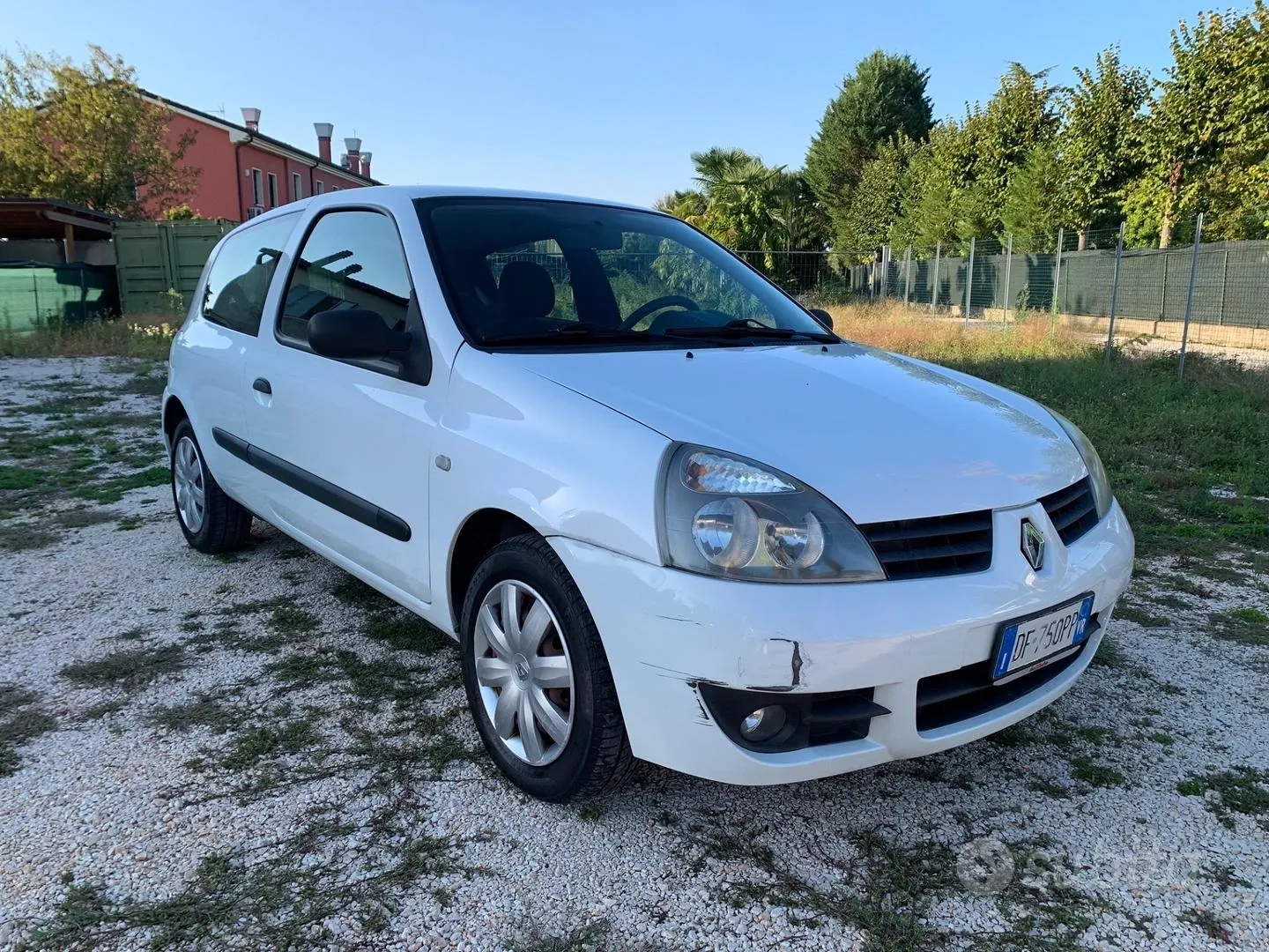 Renault Clio 2006 photo 3
