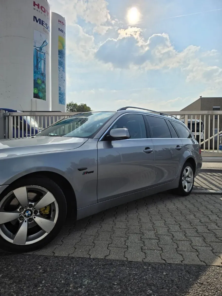 BMW 5 Series 2006 photo 2