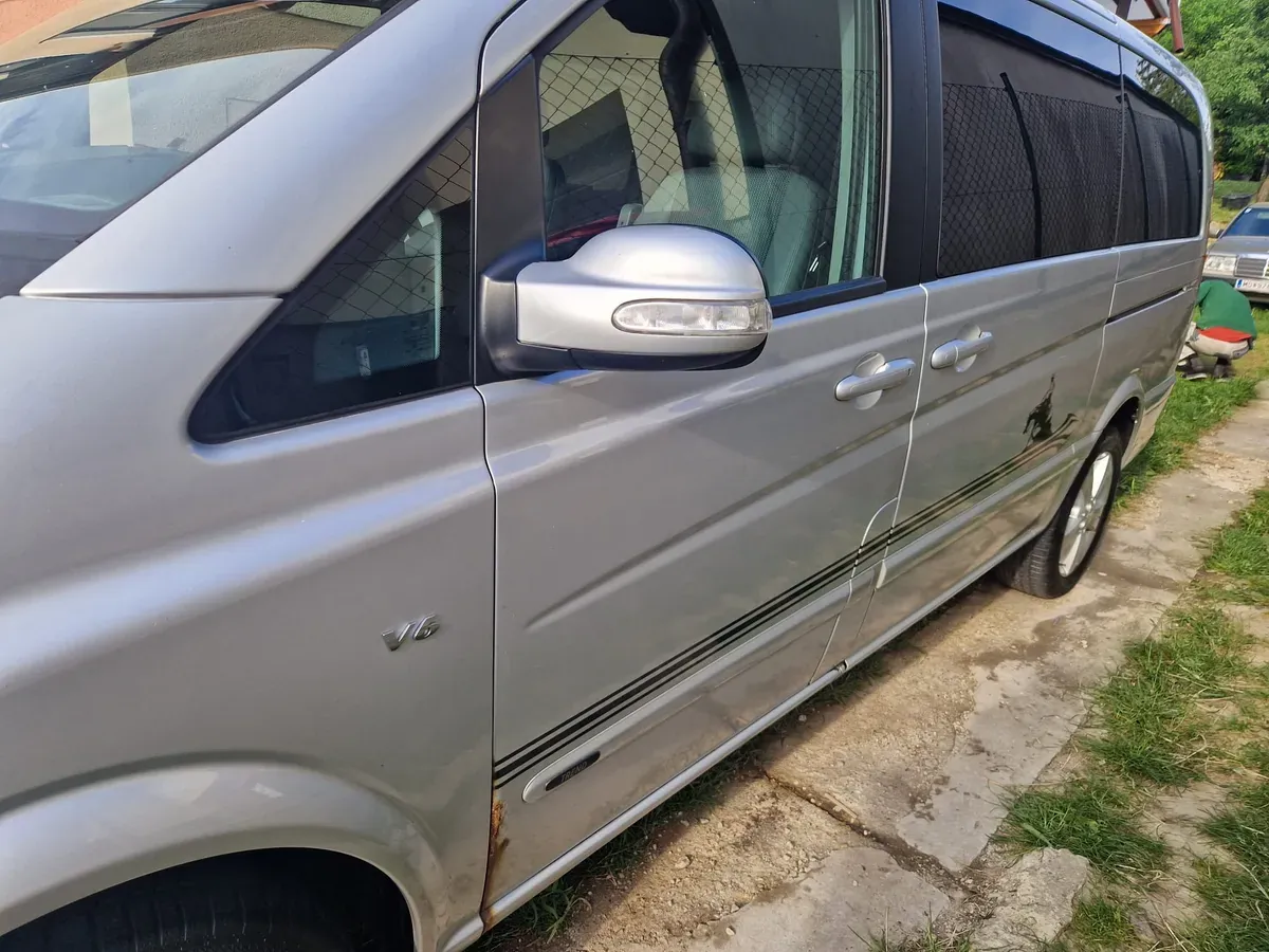 Mercedes-Benz Viano 2008 photo 2