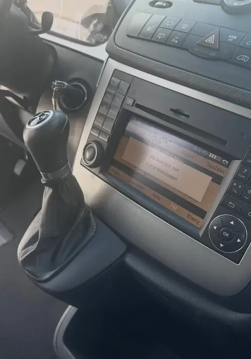 Mercedes-Benz Viano 2011 photo 2